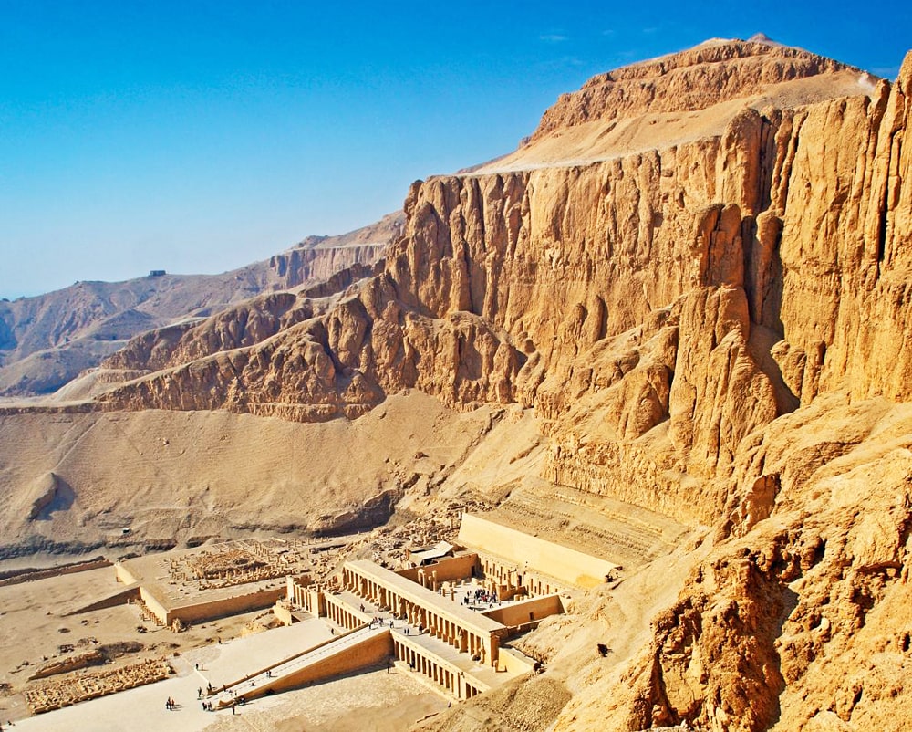 Zaupokoynyiy-hram-Hatshepsut-v-Deyr-e`l-Bahri